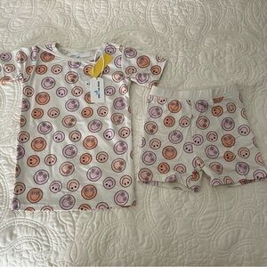 NWT Little One Shop Bamboo Smiley Face Pajama Set Size 4T